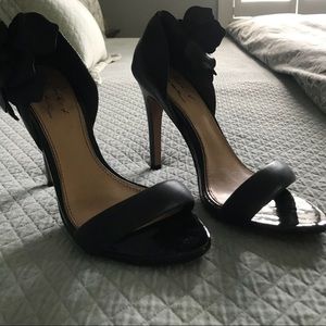 Badgley Mischka heels gorgeous on!!